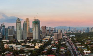 KEN - 3 Bed Room Condo Unit in San Lorenza Place Makati City in Edsa