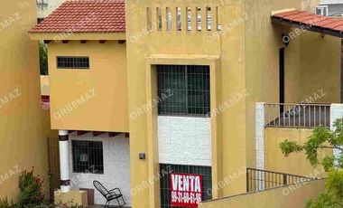 Casa con amplio terreno en Venta Fracc Puerta Magna zona Country