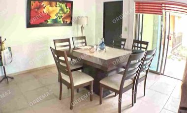 Casa con amplio terreno en Venta Fracc Puerta Magna zona Country
