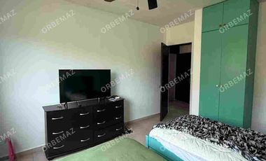 Casa con amplio terreno en Venta Fracc Puerta Magna zona Country
