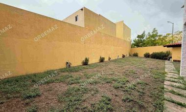 Casa con amplio terreno en Venta Fracc Puerta Magna zona Country