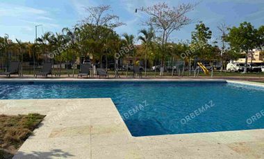 Casa con amplio terreno en Venta Fracc Puerta Magna zona Country