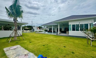 Brand New Modern And Elegance Pool Villa At Tavisa Hua Hin Soi 70 For Sale