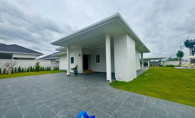 Brand New Modern And Elegance Pool Villa At Tavisa Hua Hin Soi 70 For Sale