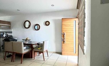CASA SEMINUEVA Y AMPLIADA EN COTO, EN LOMA DORADA, TONALÁ.