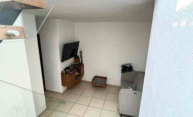 CASA SEMINUEVA Y AMPLIADA EN COTO, EN LOMA DORADA, TONALÁ.