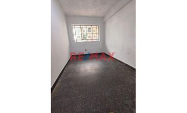 SE VENDE PROPIEDAD UBICADA EN ZONA COMERCIAL