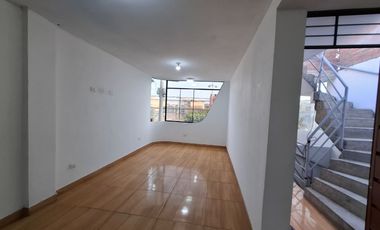 EN ALQUILER AMPLIO DEPARATAMENTO EN SMP, POR AV. EL SOL DE NARANJAL