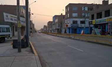 EN ALQUILER AMPLIO DEPARATAMENTO EN SMP, POR AV. EL SOL DE NARANJAL