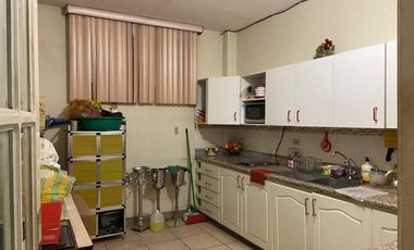 Venta de local comercial de dos plantas  centro Guayaquil