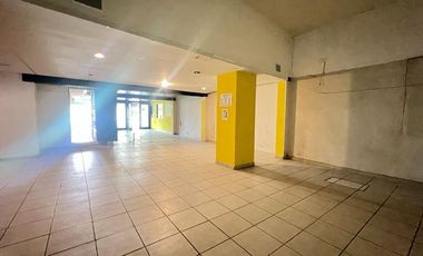 Local en Venta en Himno Nacional de 180 m2.