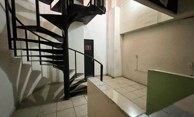 Local en Venta en Himno Nacional de 180 m2.