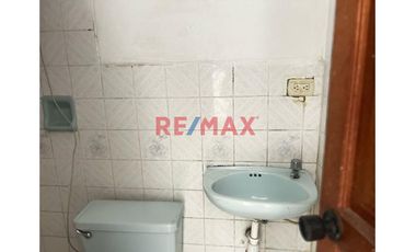 Se Alquila Casa Productiva De 5 Pisos-Urb.Monserrate Cerca A Isabel De Bobadilla Y Pocas Cuadras De Husares De Junin-480M2