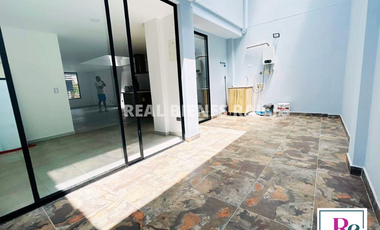 Casa unifamiliar en venta en unidad abierta