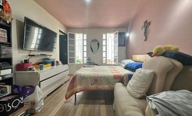 Casa en VENTA UN PISO 2 RECAMARAS 3 BAÑOS GARAJE 1 AUTO