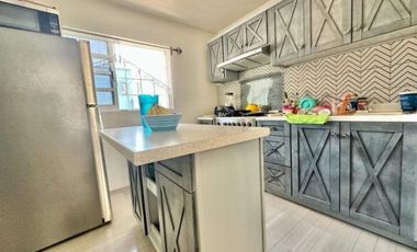 Casa en VENTA UN PISO 2 RECAMARAS 3 BAÑOS GARAJE 1 AUTO