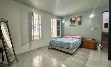 Casa en VENTA UN PISO 2 RECAMARAS 3 BAÑOS GARAJE 1 AUTO