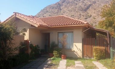 Se vende casa en Interior Condominio