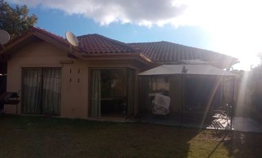 Se vende casa en Interior Condominio