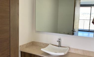 DEPARTAMENTO EN RENTA EN LOMAS DE ANGELÓPOLIS, PARQUE TOSCANA, PRIMER PISO, 3 RECÁMARAS, 2 AUTOS
