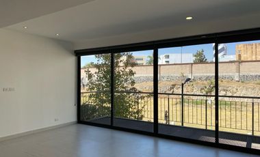 DEPARTAMENTO EN RENTA EN LOMAS DE ANGELÓPOLIS, PARQUE TOSCANA, PRIMER PISO, 3 RECÁMARAS, 2 AUTOS