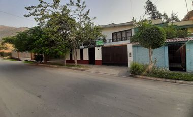 OPORTUNIDAD CASA EN ESQUINA CHACLACAYO