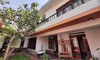 OPORTUNIDAD CASA EN ESQUINA CHACLACAYO