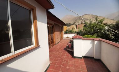 OPORTUNIDAD CASA EN ESQUINA CHACLACAYO