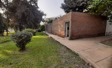 OPORTUNIDAD CASA EN ESQUINA CHACLACAYO