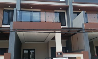 Rumah MEWAH CANTIK desain UNIK di Arcamanik Kota Bandung dijual