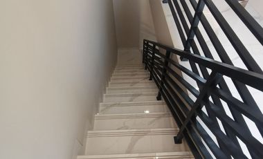 Rumah MEWAH CANTIK desain UNIK di Arcamanik Kota Bandung dijual