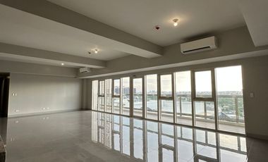 NEW IN THE MARKET! 336 sqm 5BR Penthouse in Park McKinley West near Venice Piazza