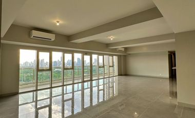 NEW IN THE MARKET! 336 sqm 5BR Penthouse in Park McKinley West near Venice Piazza