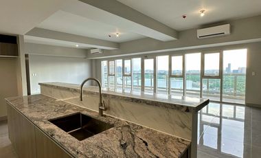 NEW IN THE MARKET! 336 sqm 5BR Penthouse in Park McKinley West near Venice Piazza