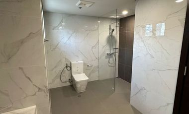 NEW IN THE MARKET! 336 sqm 5BR Penthouse in Park McKinley West near Venice Piazza