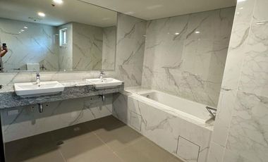 NEW IN THE MARKET! 336 sqm 5BR Penthouse in Park McKinley West near Venice Piazza