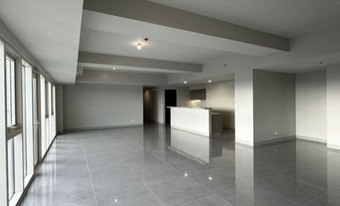 NEW IN THE MARKET! 336 sqm 5BR Penthouse in Park McKinley West near Venice Piazza