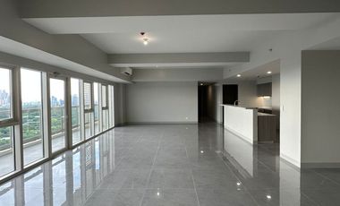 NEW IN THE MARKET! 336 sqm 5BR Penthouse in Park McKinley West near Venice Piazza