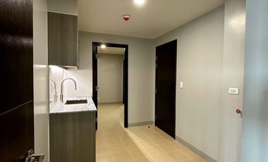 NEW IN THE MARKET! 336 sqm 5BR Penthouse in Park McKinley West near Venice Piazza