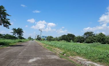 1,465 sqm. Commercial Lot for Sale at Santa Rosa Business Park in Laguna