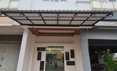 Disewakan Murah Ruko Golden Boulevard 3 Lantai di BSD City, Tangerang