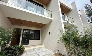 TOWNHOUSE MINIMALIST FOR SALE IN BETTER LIVING PARANAQUE