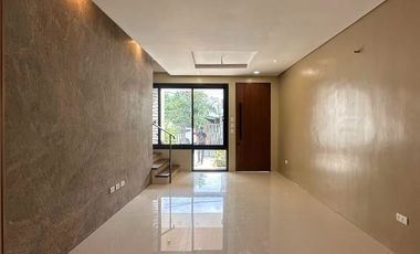 TOWNHOUSE MINIMALIST FOR SALE IN BETTER LIVING PARANAQUE