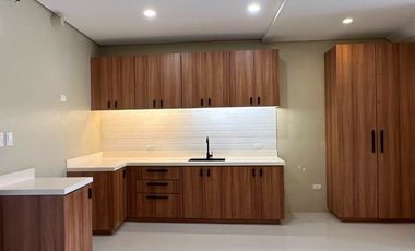 TOWNHOUSE MINIMALIST FOR SALE IN BETTER LIVING PARANAQUE