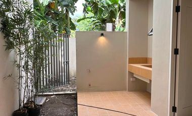 TOWNHOUSE MINIMALIST FOR SALE IN BETTER LIVING PARANAQUE