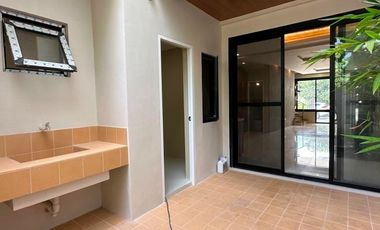 TOWNHOUSE MINIMALIST FOR SALE IN BETTER LIVING PARANAQUE