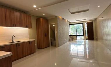 TOWNHOUSE MINIMALIST FOR SALE IN BETTER LIVING PARANAQUE