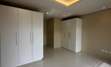TOWNHOUSE MINIMALIST FOR SALE IN BETTER LIVING PARANAQUE
