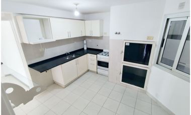 ALQUILA: Dpto 3 Dormitorios, 2 Baños (Uno Suite), Balcón / NUEVA CORDOBA