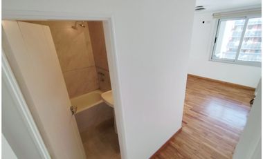 ALQUILA: Dpto 3 Dormitorios, 2 Baños (Uno Suite), Balcón / NUEVA CORDOBA